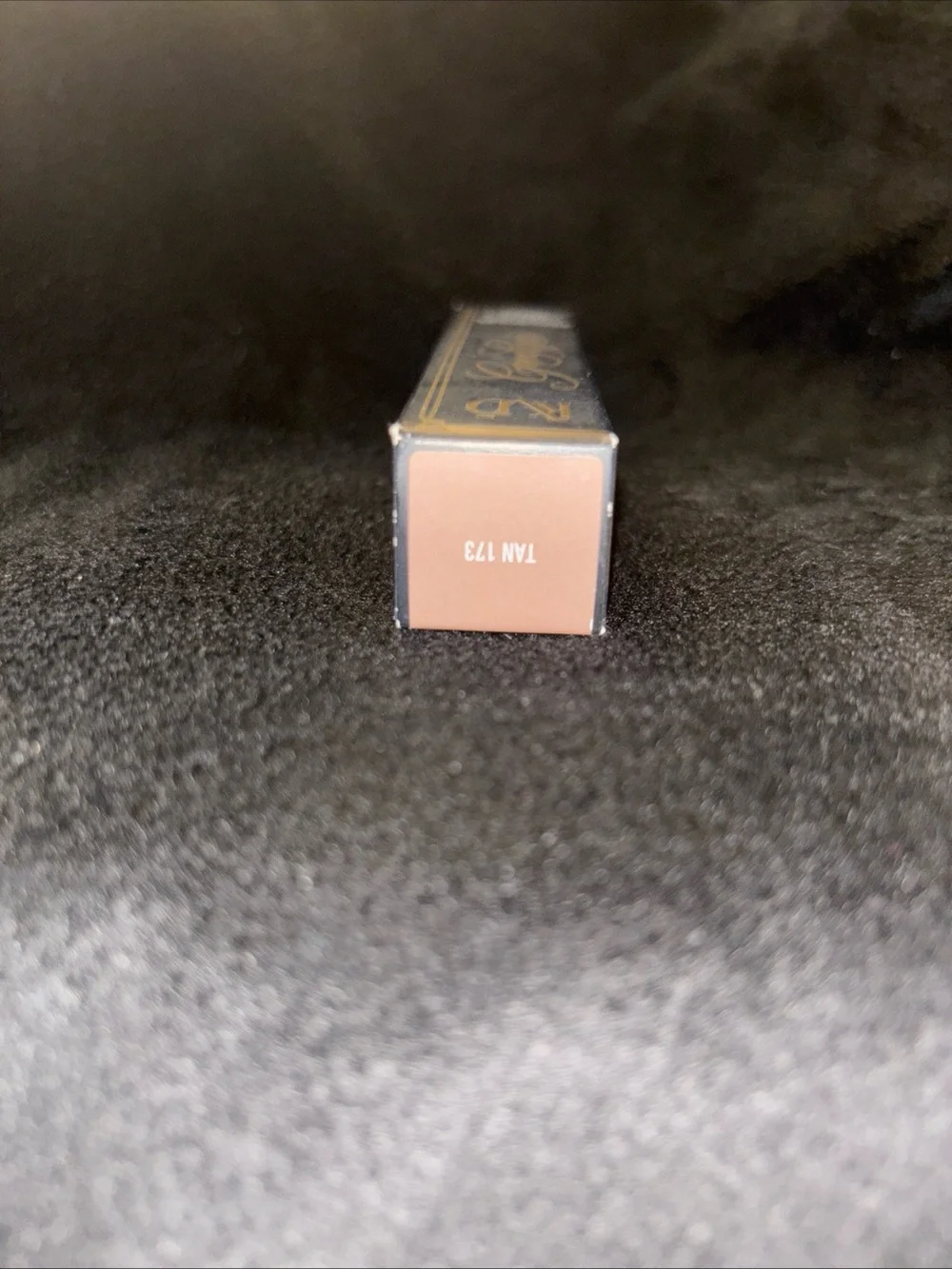 NIB Kat Von D Concealer #173 TAN